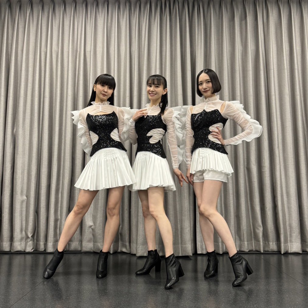 Perfume_Staff's tweet photo. 「DayDay. SUPER LIVE 2024」
お越しいただいた方
ありがとうございました🧚‍♀️

久々の横浜アリーナで
9曲を披露した
Perfumeステージ💫
そして、NiziUのみなさんとの
コラボステージも
メンバーも大興奮でした🫧🌈

#DayDaySUPERLIVE 
#DayDay.
#prfm https://t.co/XjhkvCxwC5