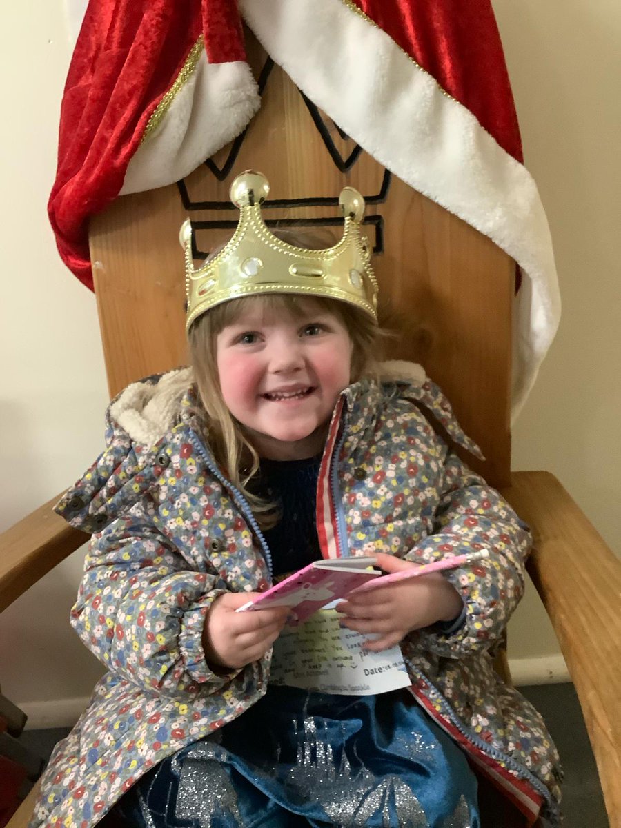 Llongyfarchiadau 🎊to our beautiful brenhines👸 in Meitherin this week! Keep climbing to sparkle.✨️🌟✨️ @garntegprimary @sattewell95 @Miss_Mitchell20 @ZAlly95 #