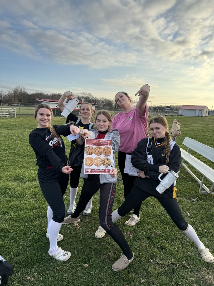 GreenonSB's tweet photo. Don’t forget to support Greenon Softball and purchase some cookie dough before our sale ends! 🤍🥎🍪
#GoKnights #greenonsb #adrenalinefundraising https://t.co/aU2l0ndbrC