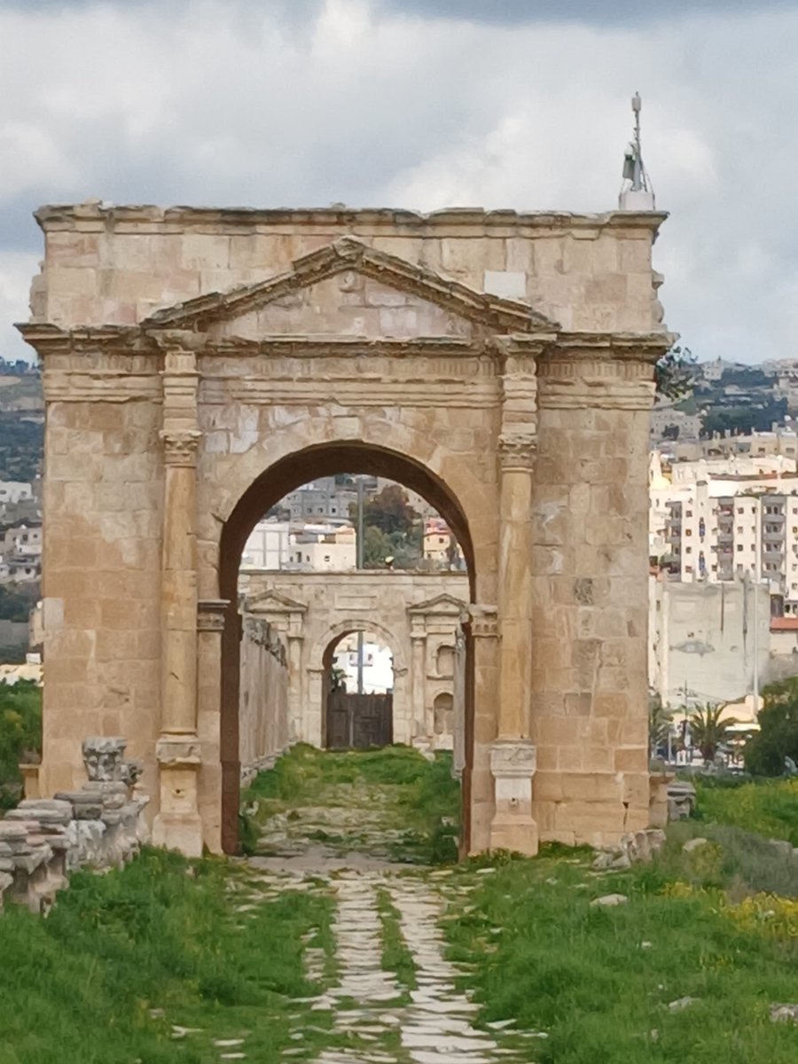 IrlAmbJordan's tweet photo. An excellent Saturday spent walking though the archeological site of #Jerash, a City steeped in history, inhabited since the Bronze Age  #visitJordan https://t.co/G17a8G7x9Z