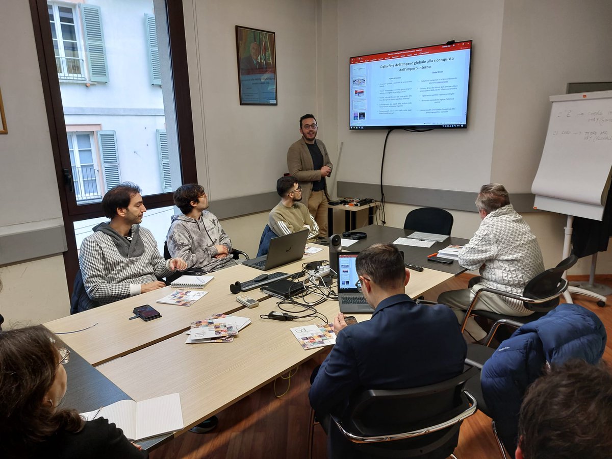 Oggi si è parlato di #GlobalBritain, #geopolitica del Regno Unito post-#Brexit nella quarta lezione del 17esimo corso di geopolitica delle <a href="/ACLIMilanoeMB/">ACLI MILANESI</a>, un appuntamento a cui ho avuto l'onore di partecipare come relatore assieme a @AmedeoMaddaluno