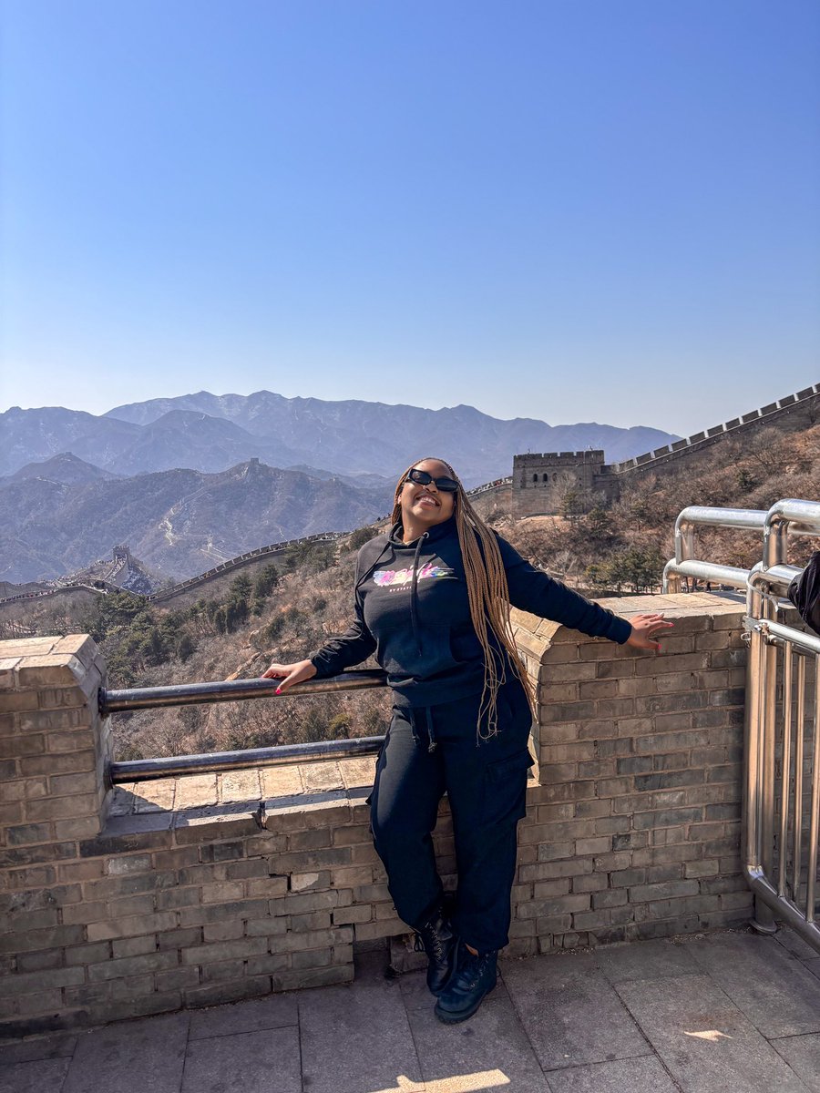 The weather was better today so I went to Great Wall of China. s/o to my brother for the @pinkbystatic hoodie 😊
