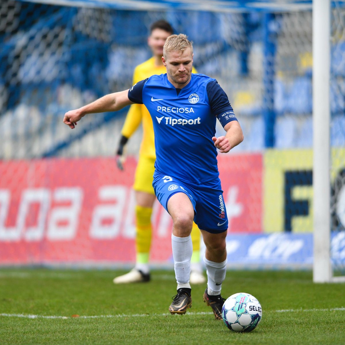 chanceliga's tweet photo. První poločasy se musí líbit fanouškům defenzivního fotbalu 🚫

Bohemians 0:0 Ml. Boleslav
Hradec Kr. 0:0 Pardubice
Slovácko 0:0 Jablonec
Liberec 0:0 Karviná

#BOHMBL | #HRKPCE | #FCSFKJ |#LIBKAR https://t.co/s3wEGgMKhY