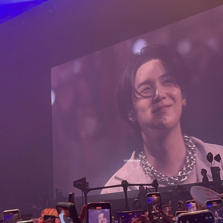 Chúc Min Yoongie sinh nhật vui vẻ 🥺🥺🥺 hẹn gặp lại vào một ngày đẹp nhất 💜
#HappyBirthdaySUGA
#HAPPYSUGADAY 
#SUGA 
#31stSpringwithSUGA