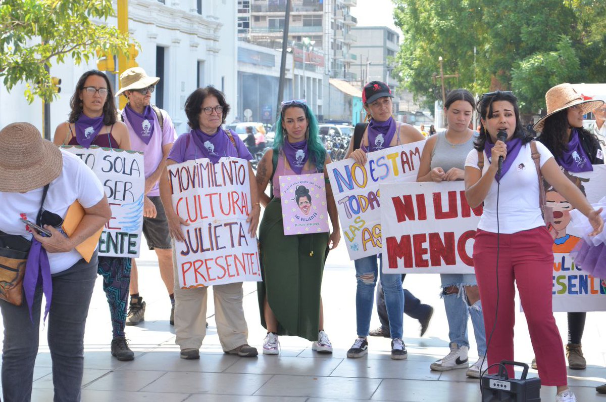 _TribunaPopular's tweet photo. 📷 Día Internacional de la Mujer Trabajadora #Aragua

Activistas de movimientos de mujeres y de trabajadores se concentraron en la Plaza Bicentenaria de Maracay este #8Mar para demandar políticas concretas que hagan frente a la violencia de género y a la ofensiva patronal. https://t.co/oQtaAknXmv