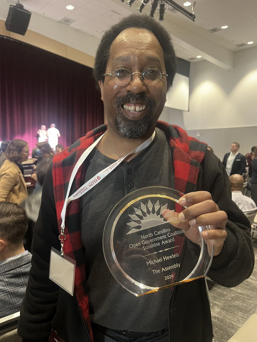 An honor well deserved! Congratulations @mlhewlett on winning the @NCOpenGov’s Sunshine Award. Michael dug into a 1980 case of a 16 year old Black youth accused of raping a 57 y/o white woman. Sentenced to life in prison, the case -> 10yr max today theassemblync.com/politics/crimi…