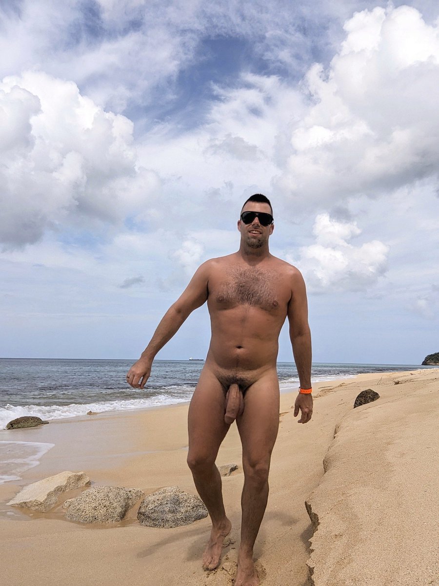 FurNForeskin's tweet photo. #daddy #hung #nudist #naturist #nudebeach #bwc #nakedman #foreskin #pubes https://t.co/2jtA4uaGTT