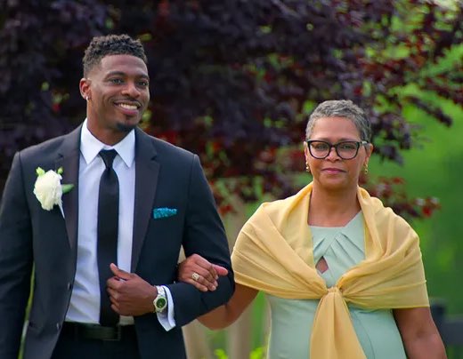 Where my LIB fans at……I FORMALLY nominate Clay’s mom as the next GOLDEN BACHELORETTE

#TheBachelor #LoveIsBlind