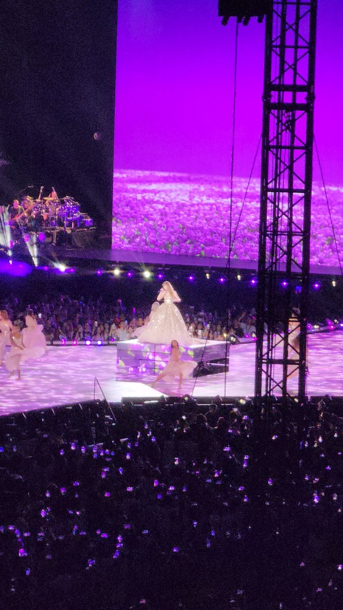 sueshibee's tweet photo. @midnightsam21 It's okay! I was at night 2! #TaylorSwiftTheErasTourSg 🤩🇸🇬 https://t.co/r67fyow348