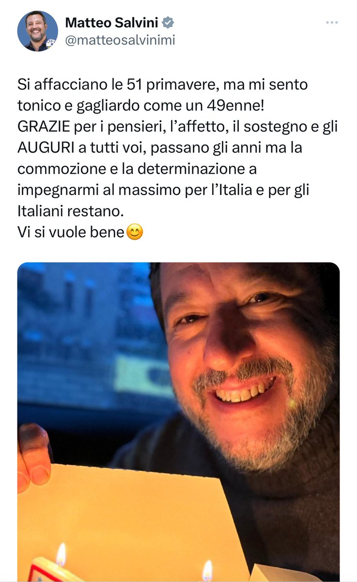 Traduzione: “Compio 49 anni + 2, molti mi hanno mandato a quel paese, qualcuno mi ha fatto gli AUGURI. Passano gli anni, guadagno sempre di più senza aver mai lavorato. Non farò nulla per l’Italia, come sempre, figuratevi per gli Italiani. Continuate a mantenermi😊” #salvini