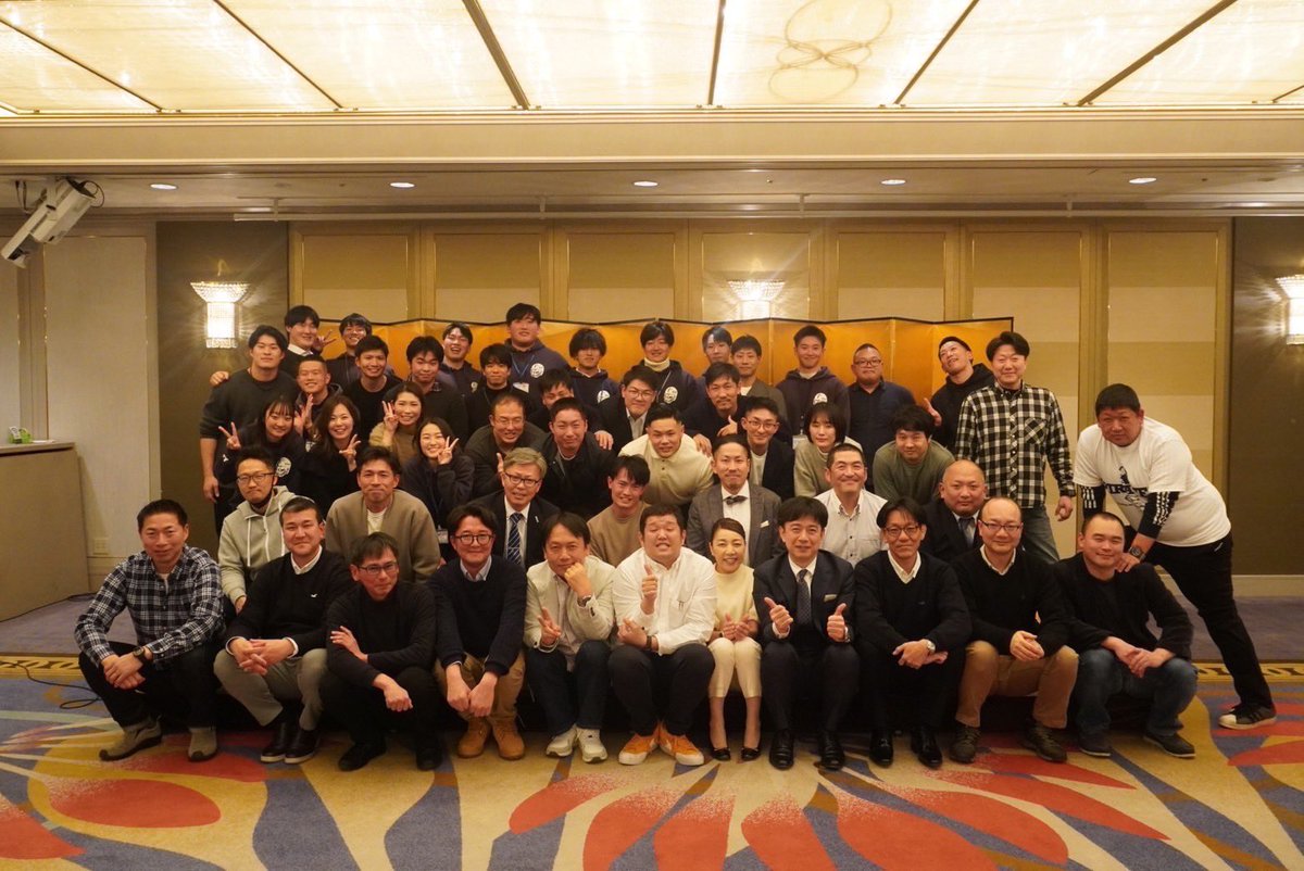 1_99pirates's tweet photo. 本日は徳島大学アメリカンフットボール部PIRATESの35周年記念パーティーが行われました🥳
OB、OGの方々のお話、アドバイスをたくさん聞くことができ貴重な経験となりました！

これからも精進して参りますので、ご支援ご声援の方よろしくお願いします🙇 https://t.co/CG8Hw3z7wg