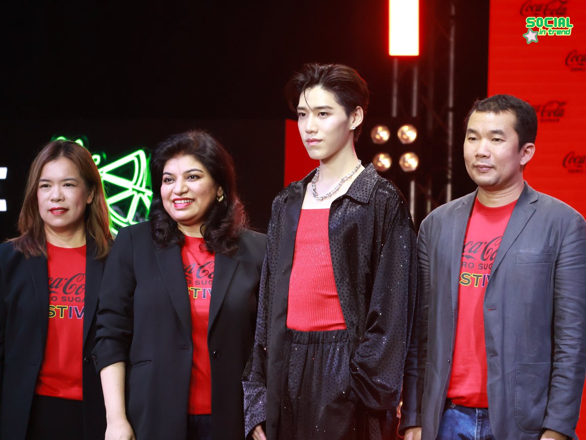 Socialintrend's tweet photo. [ snap photo ] พีพี กฤษฏ์ ร่วมงานแถลงข่าวเปิดตัว Coke Zero Tastival  พร้อมเขย่าตลาดเครื่องดื่มด้วย 2 ผลิตภัณฑ์ใหม่อย่าง โค้ก ซีโร่ กลิ่นไลม์ และ โค้ก ซีโร่ ครีเอชั่นส์ เค-เวฟ

#CokeZeroTastival 
#CokeZeroXPPKrit 
#ppkritt #พีพีกฤษฏ์ https://t.co/BjQOy2wPt0