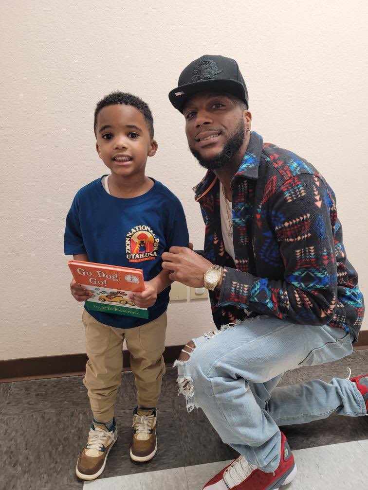 tracybillups14's tweet photo. Dr.Seuss with the Kids 📚

S/O to Booneville early head start for letting me Be apart of spirit week! Very appreciated ☝🏽 #rolemodel #neighborhoodhero #Global #viral #Whoidoitfor #Drseuss #spiritweek https://t.co/vkhEhJNb6Q