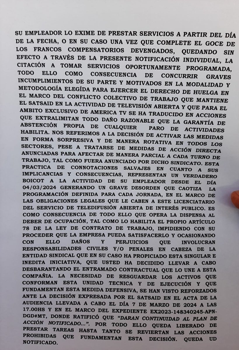 Vila bajó las persianas de <a href="/AmericaTV/">América TV</a>.
"Dispensa".
La misma palabra y el mismo método que utilizaron para cerrar <a href="/AgenciaTelam/">Agencia Télam</a>
"Extraño" cuando un ex empleado suyo es quien está a cargo de cerrar <a href="/AgenciaTelam/">Agencia Télam</a>.

Solidaridad con todos los compañeros y compañeras.