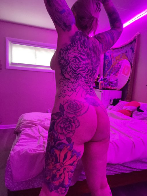 Feels so good to finally see the cutting paying off. I&rsquo;m really liking how my body looks. Im excited<a href="/tag/newprofilepic"class="tags"><span>#newprofilepic</span></a>