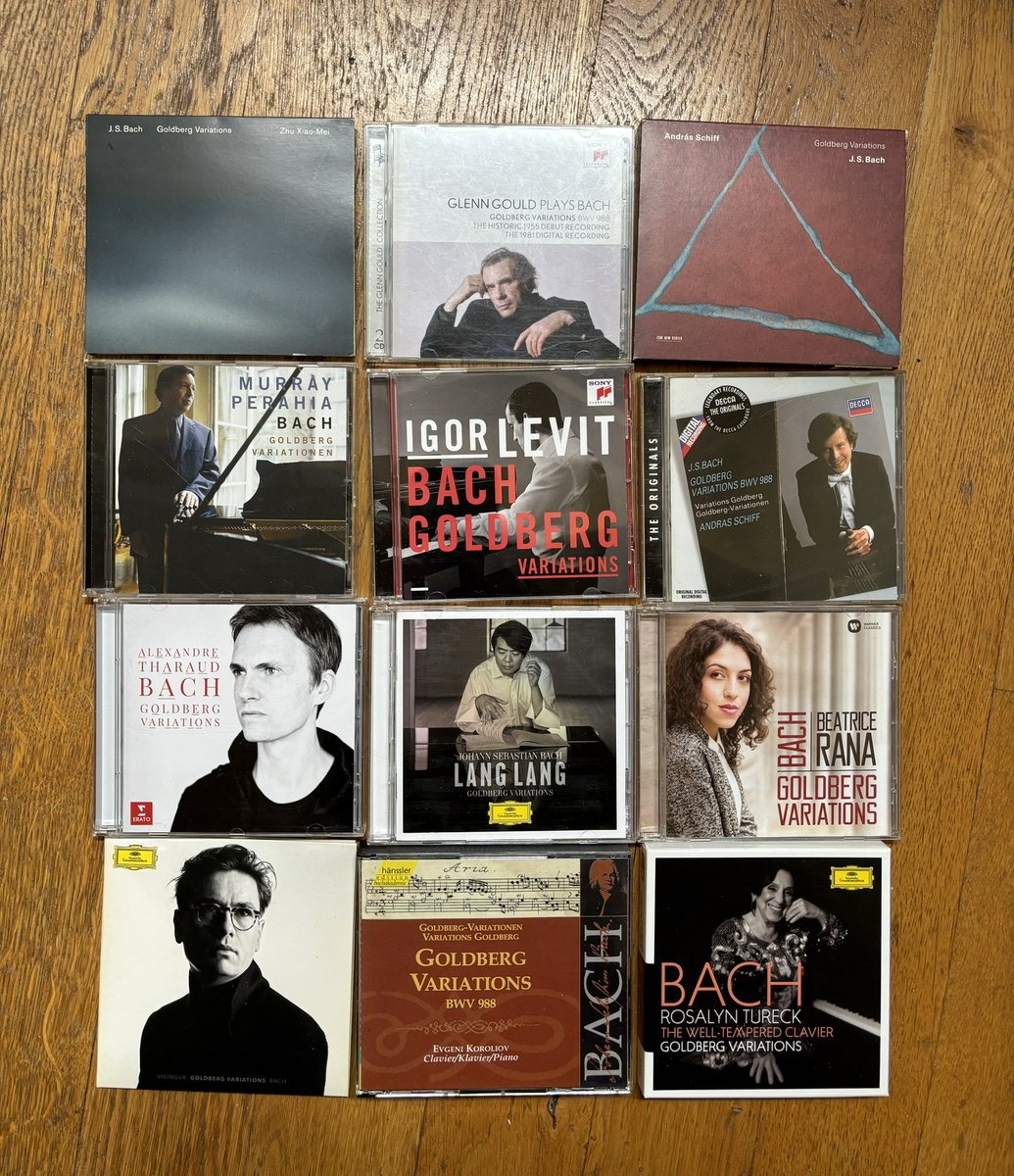 rawscience's tweet photo. J. S. 바흐(Bach), 골트베르크 변주곡(Goldberg-Variationen)에 살짝 미친 한 인간의 컬렉션.
(한국에 있는 다른 음반들은 또 어떻게 할 건데…)
#johannsebastianbach #goldbergvariationen https://t.co/BzNfYvv3pK