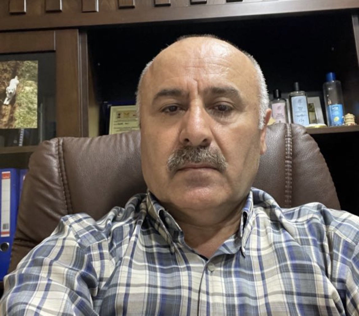 esreflarsen's tweet photo. 🔴 ÖZEL HABER | 

Eylem Tok’un 16 yaşındaki oğlunun karıştığı kazada hayatını kaybeden Oğuz Murat Acı’nın eşi Şükriye Acı ve babası Özer Acı ile konuştum. 

“KANA KAN NE DEMEK, KINIYORUZ!”

Baba Özer Acı, Eylem Tok’un açıklamalarıyla ilgili şunları söyledi;

“Kana kan olmayacaksa dönecekmiş. Ne demek kana kan? Bu tabiri kınıyoruz. Asla böyle bir şey mümkün değil. Bu nereden çıkıyor? Kendileri daha önce böyle bir şey mi yaptılar da bundan korkuyorlar? Yalnızca adalete teslim olmalarını istiyoruz. Ülkelerine güvensinler, dönsünler.”

“TANIDIKLARLA HABER YOLLADILAR”

“Bize ‘maddi-manevi yanınızdayız’ diye haber yollamışlar. Maddi hiçbir şey istemiyoruz. Manevi olarak talebimiz de belli. Oğuz’un annesi günlerdir uyku uyuyamıyor. Adalet yerini bulsun istiyoruz”

“1 BUÇUK YAŞINDA OĞLUMLA PERİŞAN HALDEYİZ”

Oğuz Acı henüz 3 yıllık evliydi. Eşi Şükriye Acı, 1 buçuk yaşındaki oğlu Pars Ege ile birlikte günlerdir perişan olduklarını söylüyor; “Adalet yerini bulmadığı için acımızı bile yaşayamıyoruz. Günlerdir perişanız. Suçluların yakalanmasını istiyoruz.”

“KARDEŞİMİN TELEFONUNU DA ALMIŞLAR” 

Şükriye Acı şunları aktardı;

“Biz en başından beri adalete teslim olsunlar dedik. Bizim kana kan gibi bir durumunuz yok. Tamamen algı yaratmak için böyle şeyler uyduruyorlar. Kardeşim de ağır yaralı, beyin ameliyatı oldu, şu an yoğun bakımda. Söylenene göre, onun da telefonunu almışlar. Lütfen sesimizi her yerde duyurun. Adalet istiyoruz!”