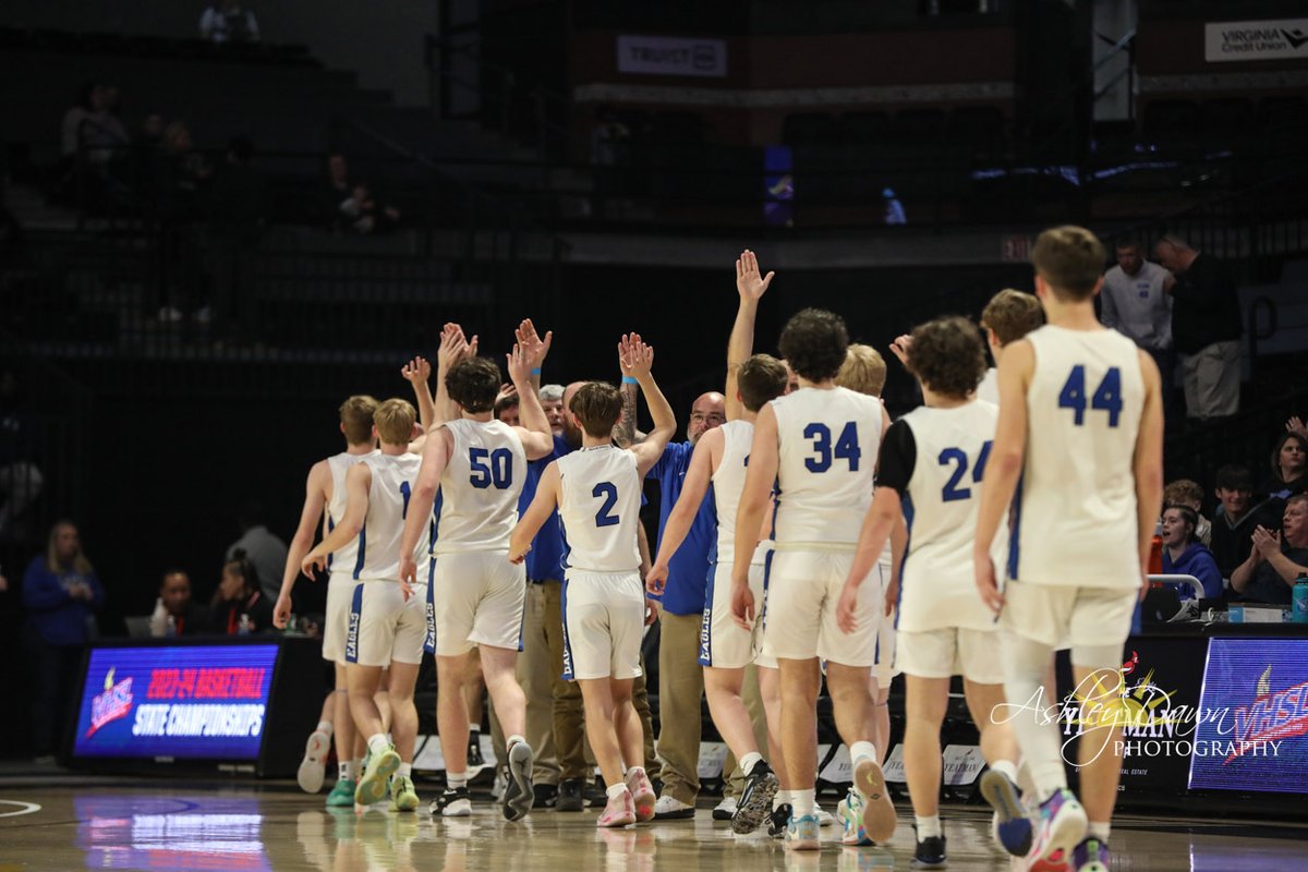 AHSEaglesFootie's tweet photo. One More Time for That @AuburnHSEagles  Hoop Squad

The Whole Riner Community is Proud of you Fellas

Thanks for Taking Us on That Ride Again

#RinerHoops 🏀🦅
#TheyWillBeBack https://t.co/7JLOGupwEy