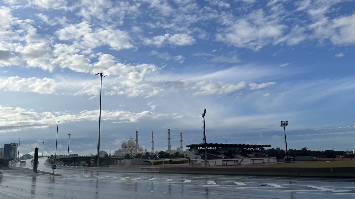Rem91_'s tweet photo. Abu Dhabi 🤍 https://t.co/LxGVjBNEkx