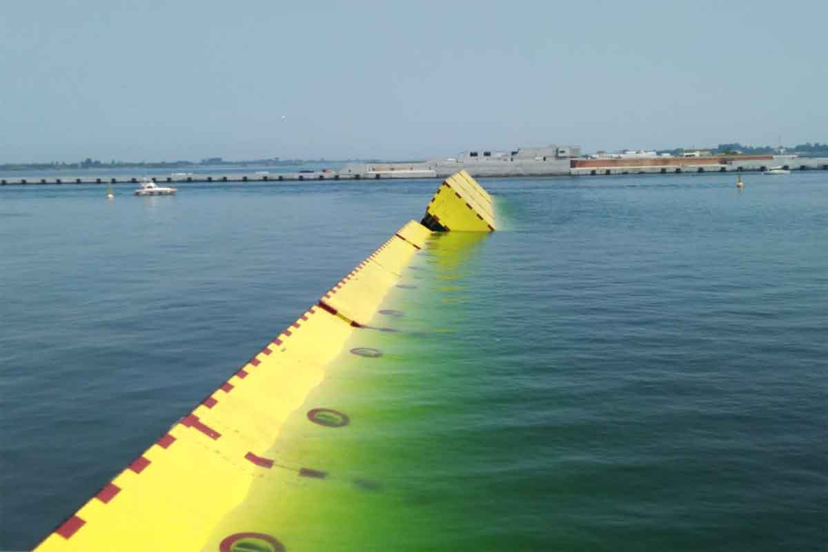 CMVenezia's tweet photo. #acqualta Attenzione: domenica 10 marzo a Venezia previsti 110cm alle ore 10:40 e 125cm alle ore 23:15.
Possibile attivazione del sistema MOSE
Si raccomanda di seguire gli aggiornamenti.
Per informazioni in tempo reale sul Sistema Mose clicca qui 👉https://t.co/H56pzdXQYD https://t.co/2SiaUgSjMi