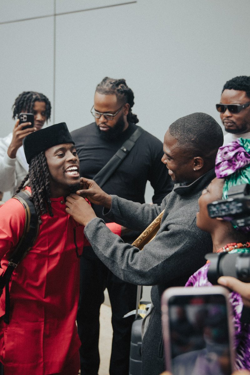 SHANK COMICS🌝 tweet media