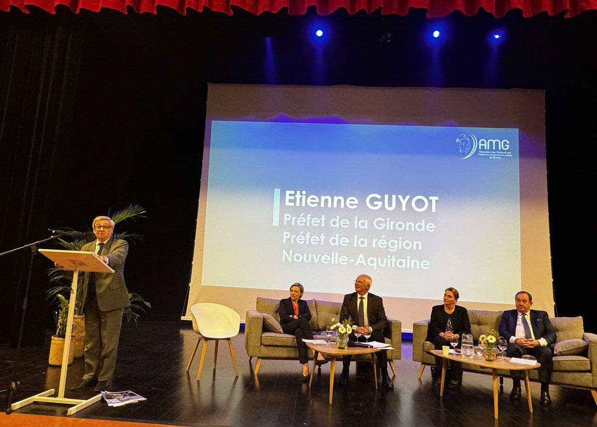 n_delattre's tweet photo. 🇫🇷À l’AG de l’association des Maires de la @gironde aux côtés de son Pdt Bernard LAURET &amp; @Etguyot @PrefAquitaine33. Rappel des enjeux de nos communes : 
➡️Zonage «Revitalisation Rurale»
➡️Maintien des dotations
➡️Crise du logement
➡️Transition environnementale
➡️Statut de l’élu. https://t.co/Mn7yxzSAOV