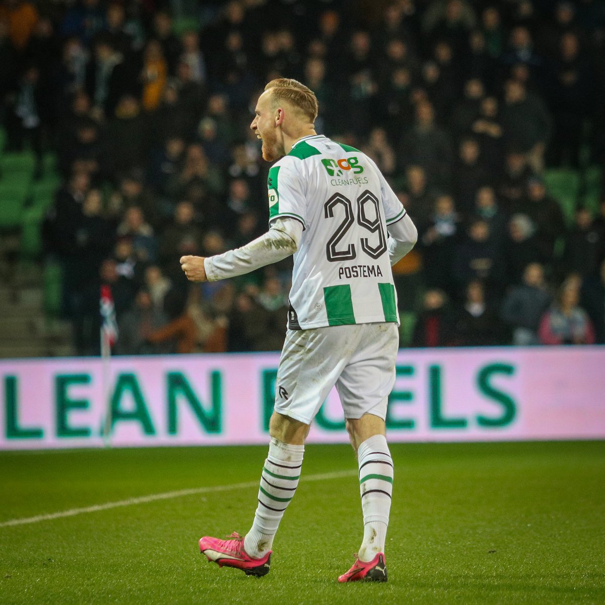 Ronald_fcg's tweet photo. Een prima 3-0 overwinning op MVV! Voetballend en qua kansen creëren een goed Groningen gezien. Maandagavond gaat de strijd om promotie verder uit bij Jong PSV! #GROmvv #jpsvGRO #lowej #comeonfcg #strijdenompromotie 🔥 https://t.co/6bkxYDe1fW