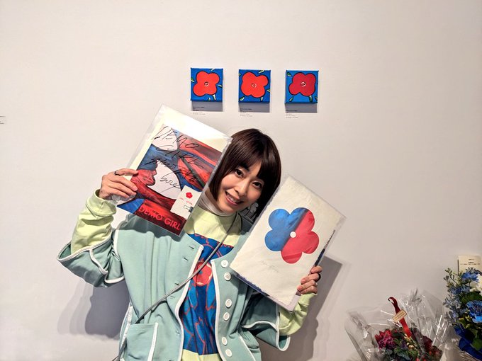 今日もありがとうございました!明日は私はいませんが、たくさんの方にみていただけたら嬉しいです。 https://t.co/gUUpWLrxTy https://t.co/C8qRRx5SiM