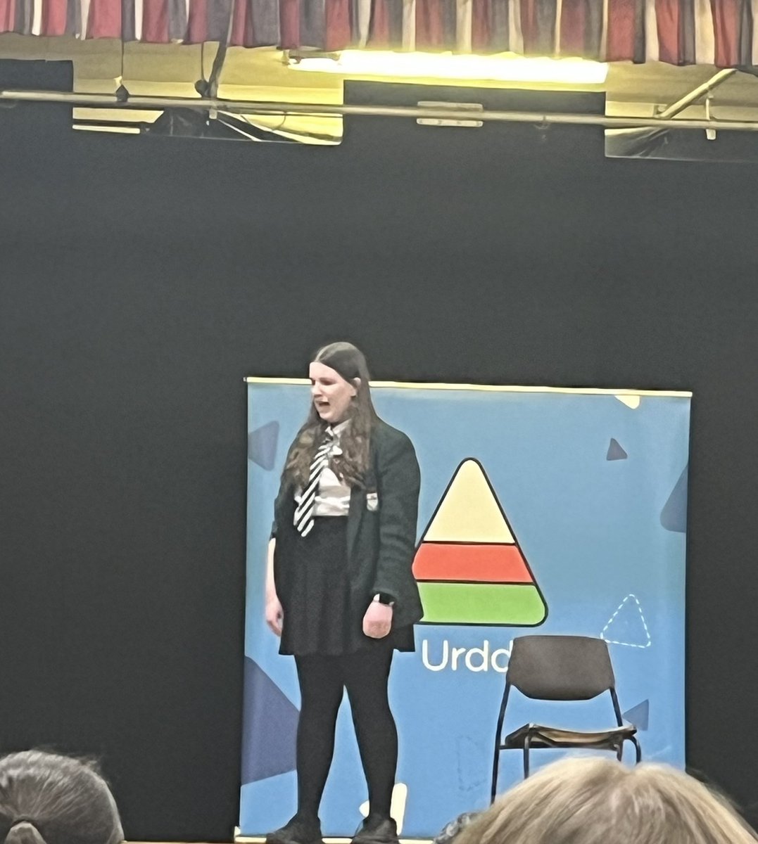 Adran y Gymraeg tweet media