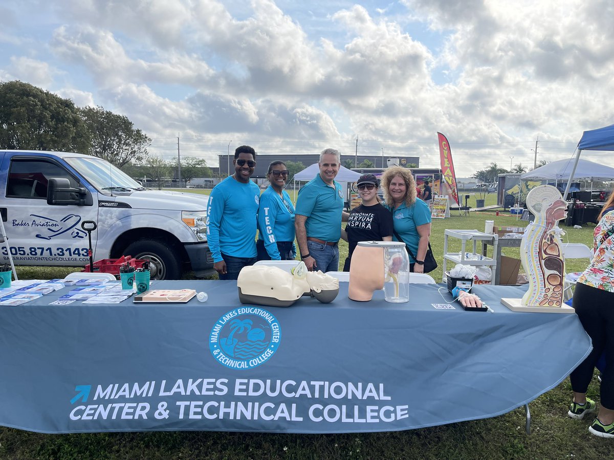 evansmlecTech's tweet image. Having a great time @ParentAcadMiami Family Fest 2024! #YourBestChoice