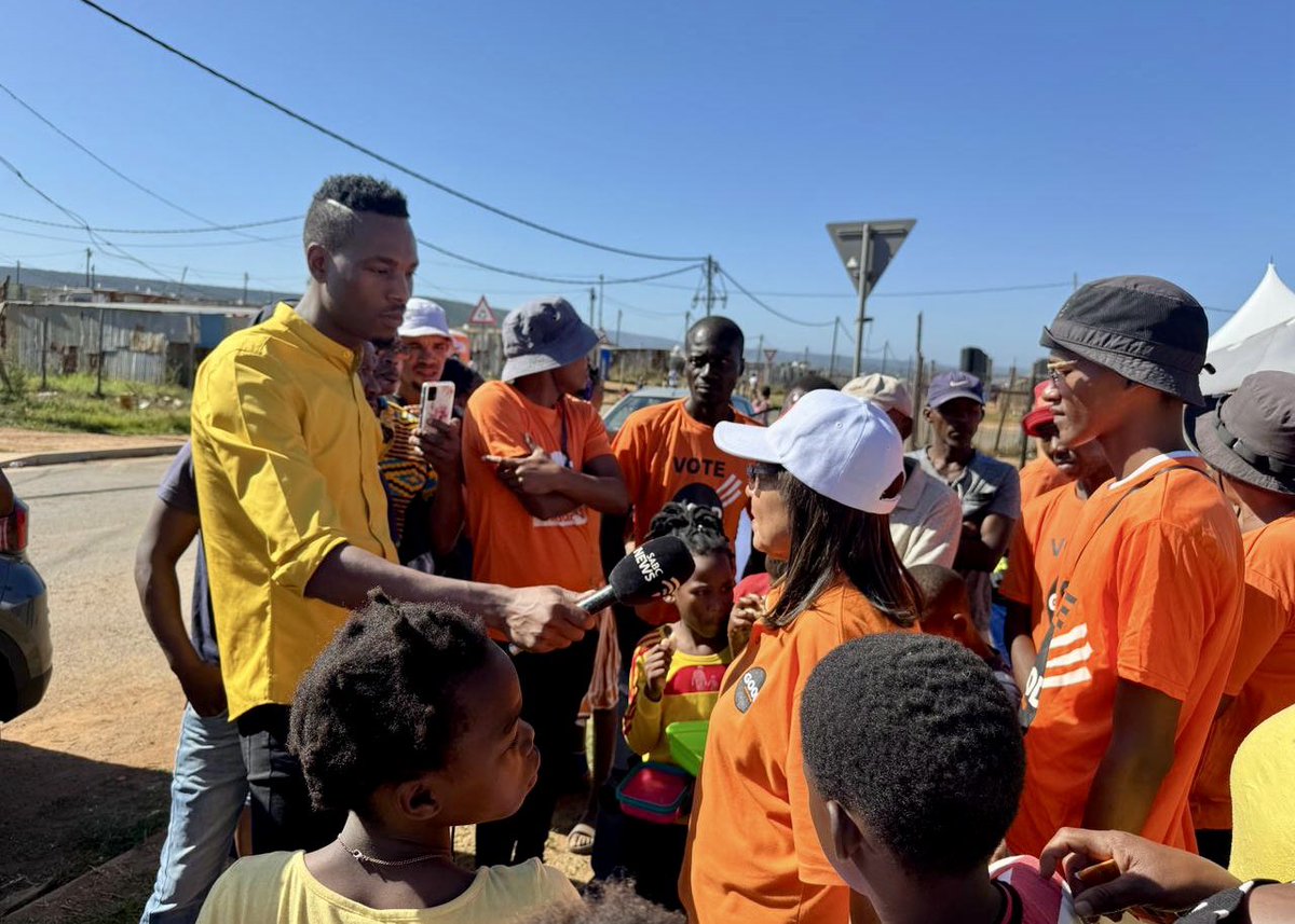 ForGoodZA's tweet photo. 🗳️ GOOD leader Aunty Pat speaking to media earlier today ahead of campaigning in the Eastern Cape.

Town to town, city to city, province to province - we are painting South Africa orange. 

The people must know that things CAN change! #VoteGOOD https://t.co/lQuDVMbcf7