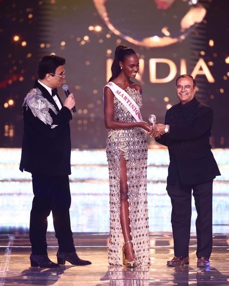 GillesBELMO's tweet photo. #Inde 🇮🇳 #MissWord #MissMonde : Axelle #René, Miss Martinique 2022 🇲🇶 received her Top Model Trophy @MissWorldLtd @axellereneoff https://t.co/2zRDav4n8g