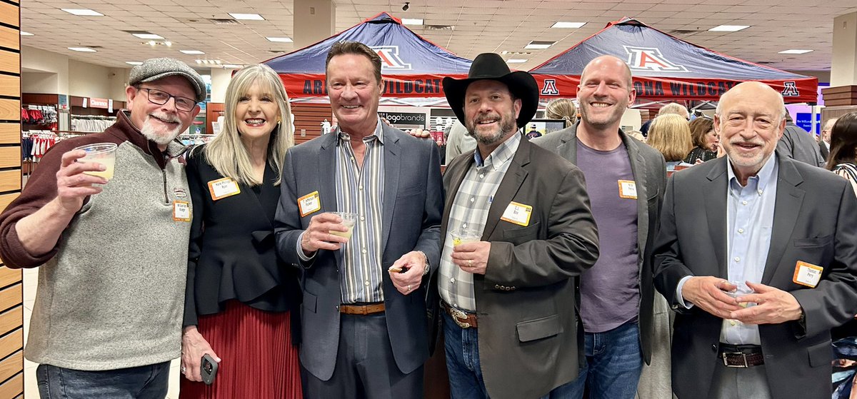 TJParkerauthor's tweet image. Always a great time at #TFOB2024. Nice to catch up with my pals and meet new authors.