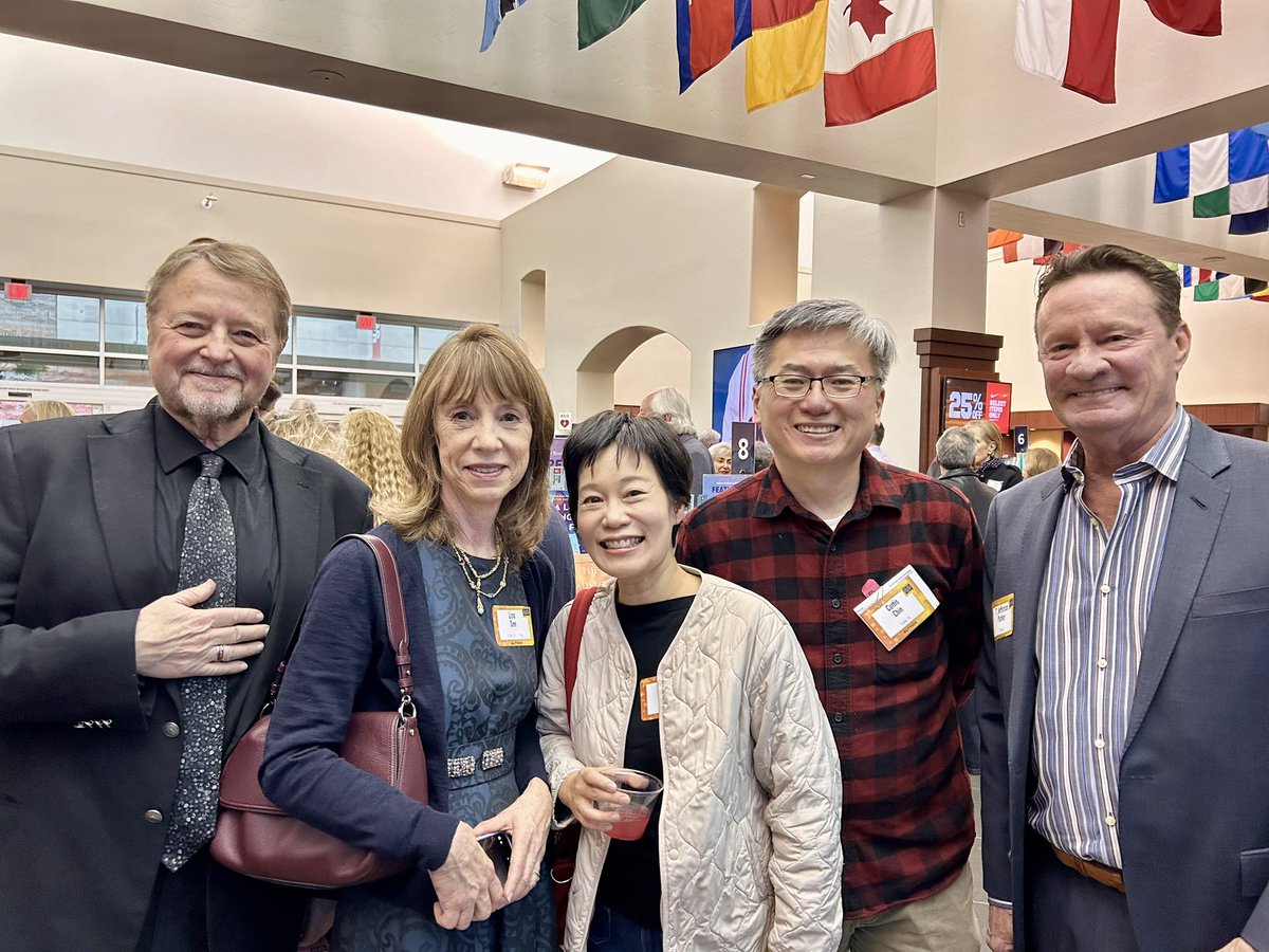 TJParkerauthor's tweet image. Always a great time at #TFOB2024. Nice to catch up with my pals and meet new authors.