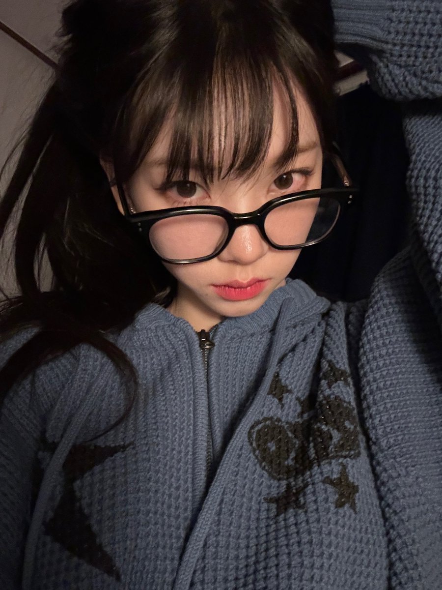 evibluu (@patamaii) on Twitter photo 