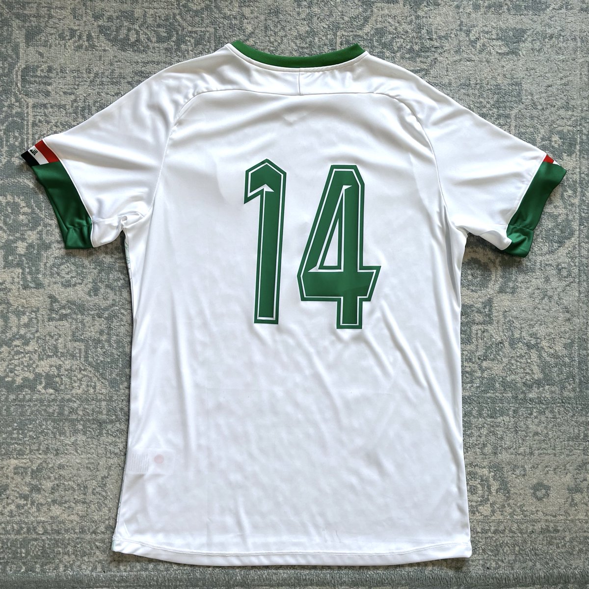 🇮🇶 Iraq Definitely one of JAKO’s best designs to date! This nice design which features Babylonian lions, was worn by midfielder Amjad Attwan in a friendly match against Russia. More: worldshirts.net/post/_iraq-4