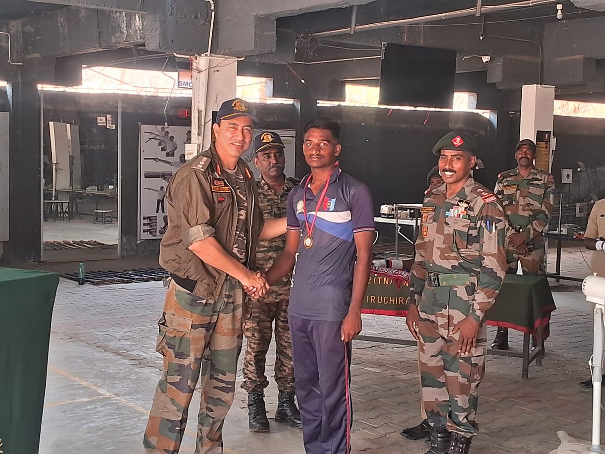 NCCRockfort's tweet photo. 2 Tamilnadu Battalion NCC Trichy wins Inter Unit Firing Competition-2024, Rockfort Group for the third consecutive year. Cadet R Thiruppathi of KCA&amp;S, Karur &amp; Cadet Subhashini of TPGA&amp;SC, Trichy won the Gold 🥇 for boys and girls category. Col Arun Kumar, CO received the Trophy. https://t.co/nnBECPYrgl