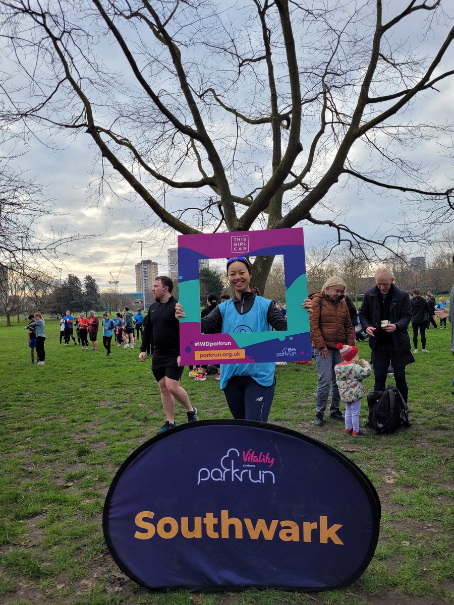 Been a while since the last trip to @southwarkpark. So it was great to get involved with the #InternationalWomensDay celebrations and join the all women's pace team. Lovely to see @MsKayleeC again #ukrunchat #parkrunUK