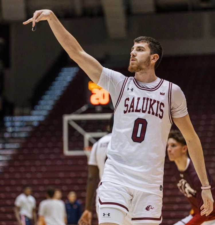 The Portal Report (@theportalreport) on Twitter photo Southern Illinois (D1) forward Troy D'Amico told <a href="/ThePortalReport/">The Portal Report</a> that he will enter the transfer portal.
6'7 junior forward out of Chicago started all 32 games this year and averaged 9.3 points and 3.7 rebounds per game. Made 52 threes at 36% from deep.
👀 Southern Illinois (D1) forward Troy D'Amico told <a href="/ThePortalReport/">The Portal Report</a> that he will enter the transfer portal.
6'7 junior forward out of Chicago started all 32 games this year and averaged 9.3 points and 3.7 rebounds per game. Made 52 threes at 36% from deep.
👀