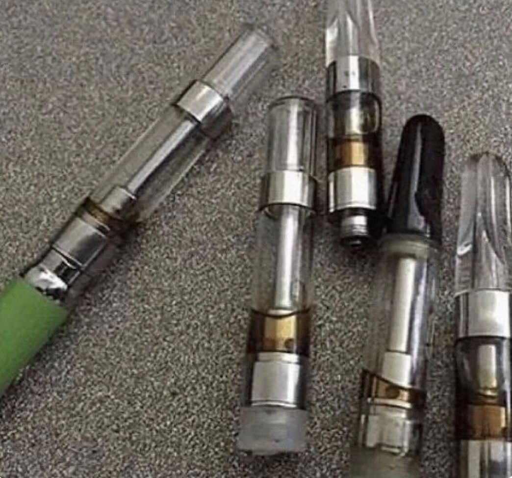 WeedPorns's tweet photo. The modern day roaches https://t.co/1PZF7agNVM