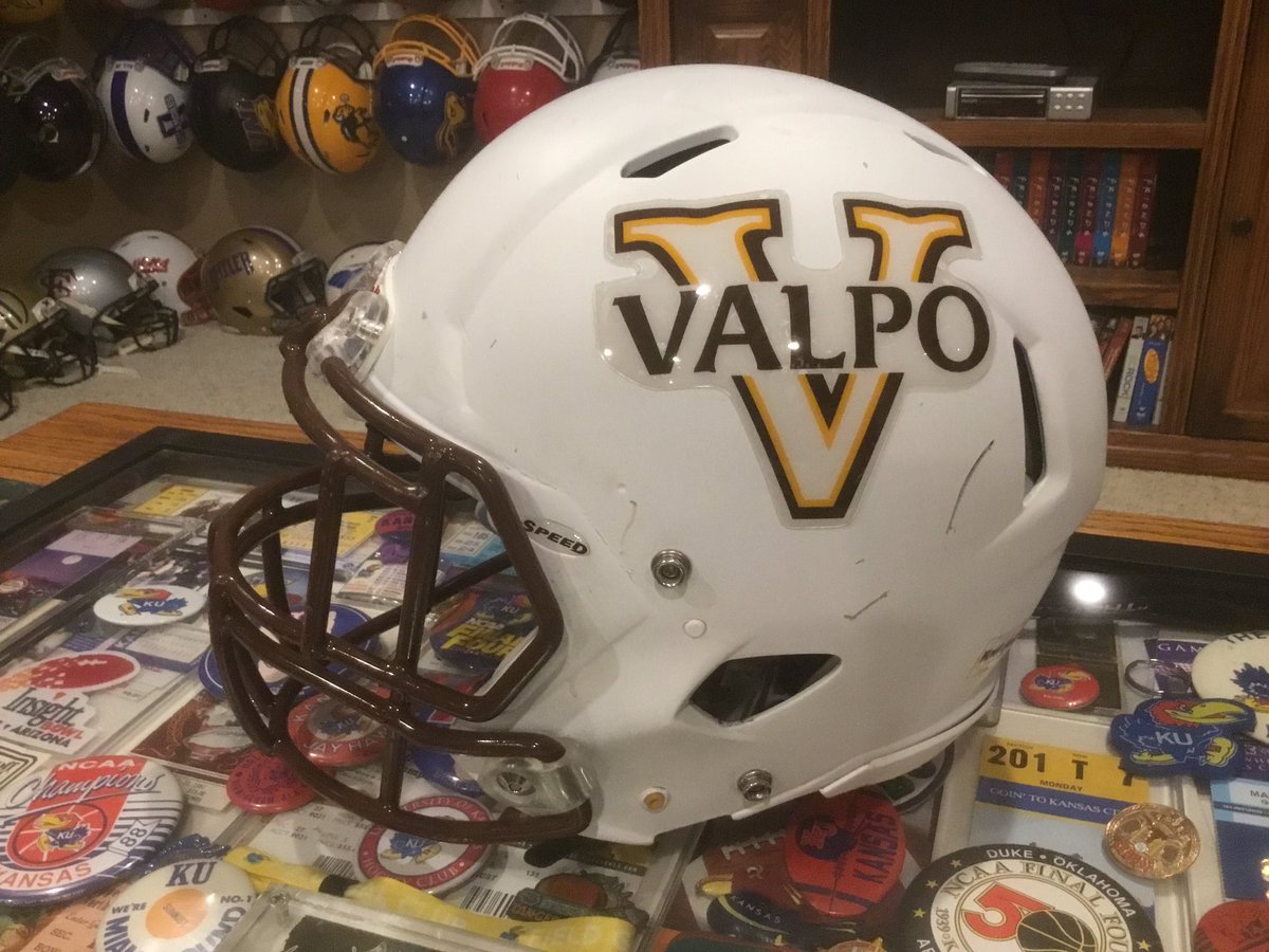 Jerry Quickel (@jerryquickel) on Twitter photo Helmet of the day #55! Valparaiso Beacon! <a href="/FCSNationRadio1/">FCS Nation Radio</a> <a href="/NCAA_FCS/">NCAA FCS Football</a> out of the <a href="/PFLNews/">Pioneer Football</a> in Valparaiso IN. This look is from a years ago. <a href="/valpoufootball/">Valpo Football</a> <a href="/valpoathletics/">Valpo Athletics</a> changed their name from โCrusadersโ to โBeaconโ a couple of years back. They have gone all white recently. Helmet of the day #55! Valparaiso Beacon! <a href="/FCSNationRadio1/">FCS Nation Radio</a> <a href="/NCAA_FCS/">NCAA FCS Football</a> out of the <a href="/PFLNews/">Pioneer Football</a> in Valparaiso IN. This look is from a years ago. <a href="/valpoufootball/">Valpo Football</a> <a href="/valpoathletics/">Valpo Athletics</a> changed their name from โCrusadersโ to โBeaconโ a couple of years back. They have gone all white recently.