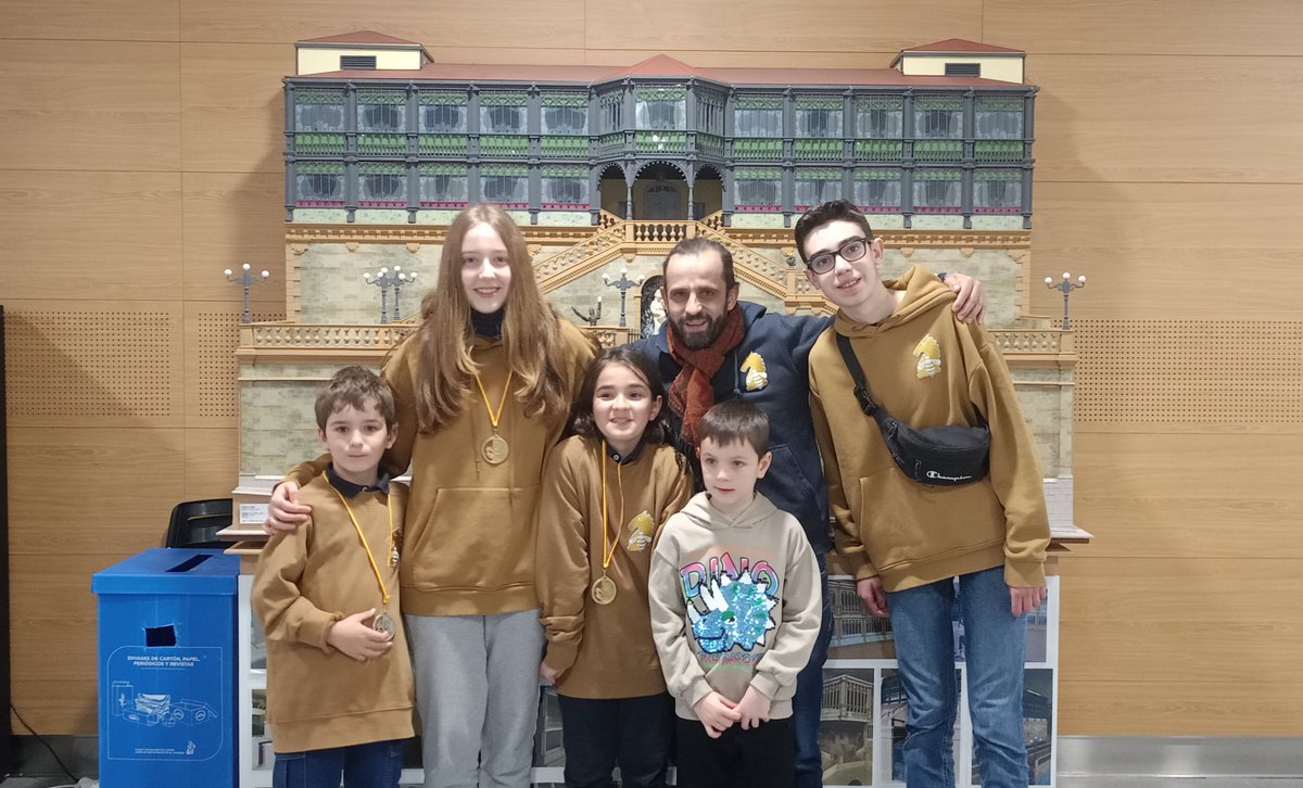 ajedrezbejar's tweet photo. Dos oros y una plata en la Escuela de Ajedrez Béjar en la final de invierno de los Juegos Escolares de Diputación.  

Natalia Esteban oro en cadetes.
Hugo Cisneros oro en benjamines. 
Mario Noguera plata en prebenjamines https://t.co/s94N6VWCxu