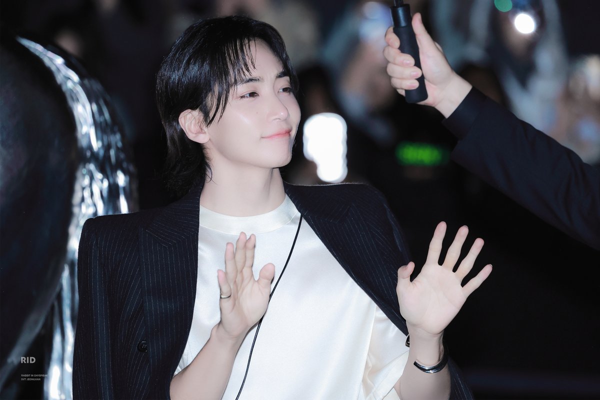 Rabbit_Daybreak's tweet photo. 240305 YSL
#토끼천사정한 #겸딩이정한이 #정한 #세븐틴

💎https://t.co/SWxDYMRdXt https://t.co/qH18lwut03