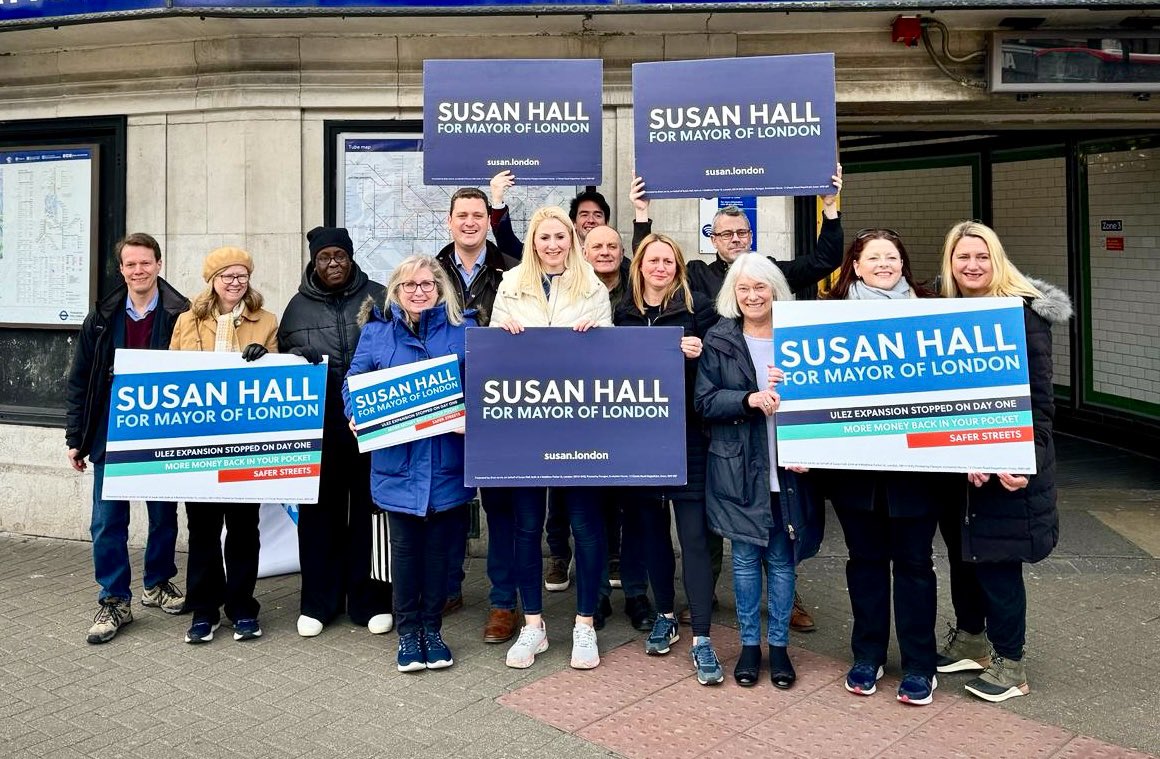 Brilliant afternoon campaigning in #Balham with our @Conservatives mayoral candidate Susan Hall and City Hall candidate @CllrCoxEleanor in #Balham. Strong resident support for our pledge to cut crime across London🌳💙