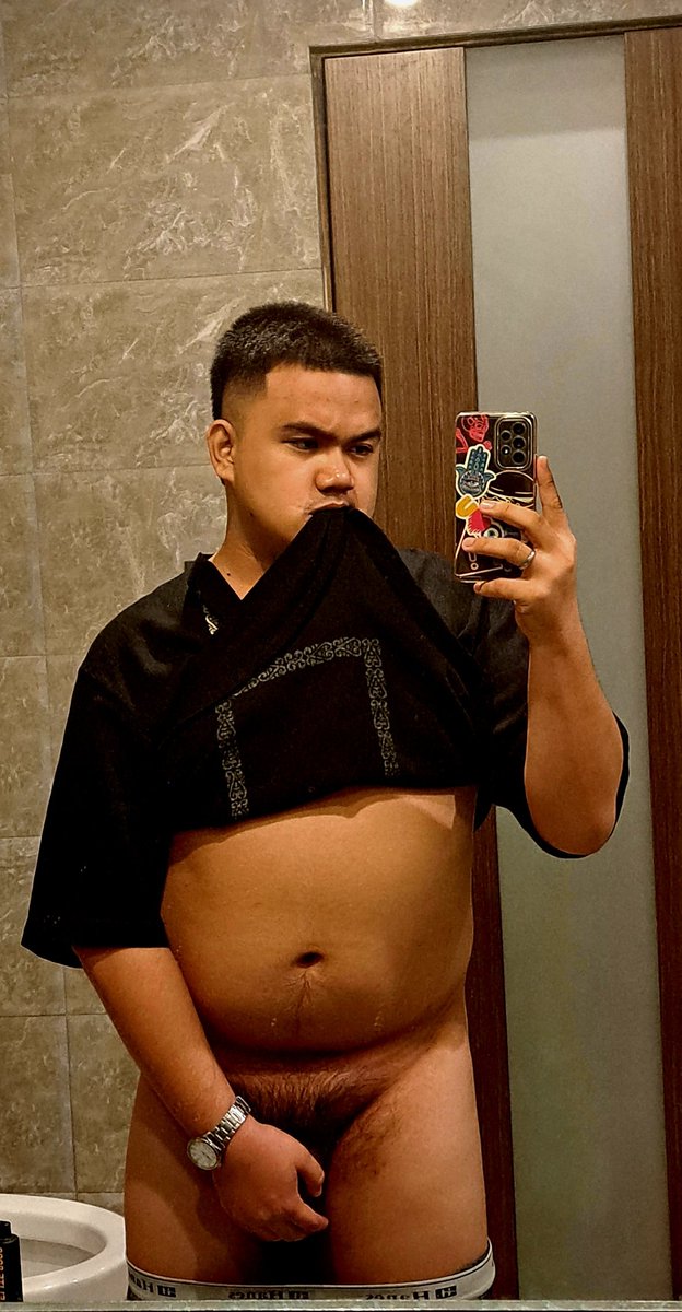 sailr_goon's tweet photo. Felt cute with my new hairdo https://t.co/sTGgZmPrCd