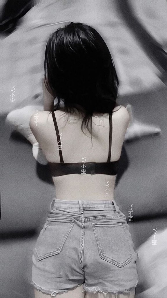 YY_xmm's tweet photo. 好看的衣服是穿給你看的，可你卻說我不穿更好看⋯
#台中 #聊聊 #噁男走開 https://t.co/Pr51he8yZG