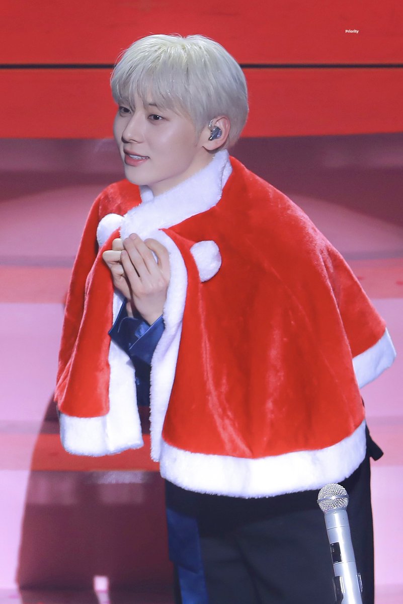 Priority89's tweet image. 240309 🎁

#황민현 #HWANGMINHYUN 
#민현 #MINHYUN #도원결의