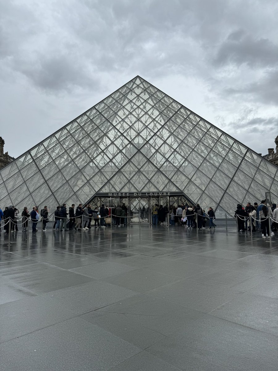 1 Day in Paris just wandering through this fantastic city!

#visitparis #worklifebalance #travelblog