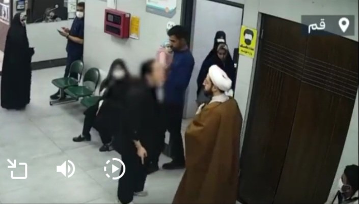 farahani5892's tweet image. یه آخوند دیدید بره جلو بانک بگه چرا نزول میدید ؟( ربا و نزول جنگ با خداست)
یه اخوند دیدید بره جلو کارخونه اتومبیل سازی بگه این اشغالهارو چرا به مردم گرون میفروشید؟
یه آخوند دیدید بگه چرا اینهمه تورم و گرونی داریم؟
من که ندیدم
چون اینا زورشون به زن و بچه مردم میرسه .
#اخوند_منفور