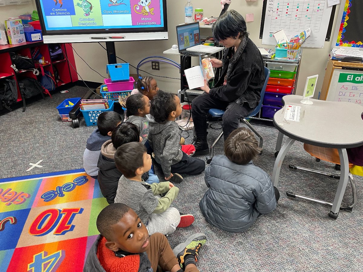 Our kindergarten students loved listening to special guest readers from @CATAMonroeNC for Read Across America and even showed off their own reading skills! @UCPSNC @AGHoulihan @blaise05 @SusanRodgersS4 @Renee_McKinnon1 @AlfredLeon04